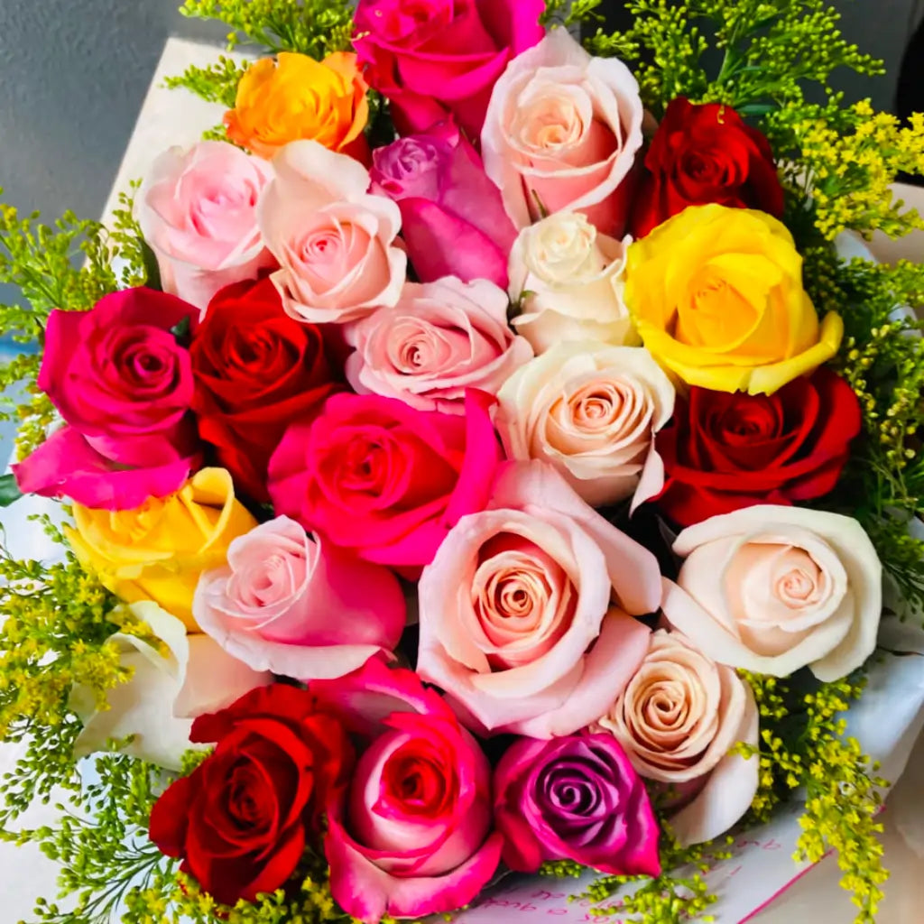 Canasta sorpresa personalizada con flores
