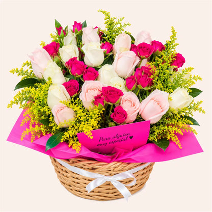 Canasta sorpresa personalizada con flores