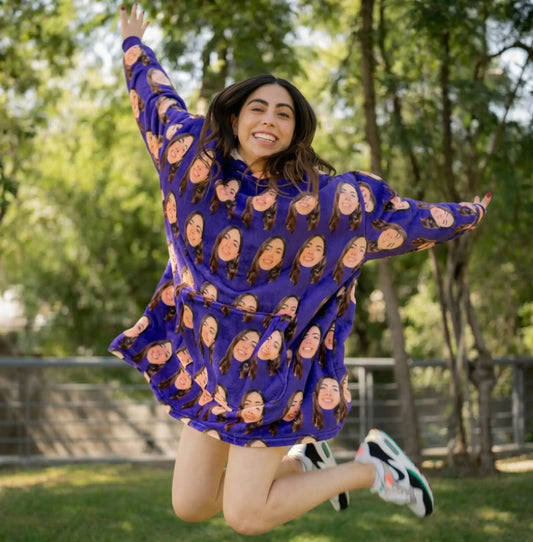 Sudadera Cobija Personalizada con Fotos y Caras de Personas o Mascotas | Sudadera Oversize con Capucha Tipo Cobija para Hombre y Mujer | Regalo Original para Parejas, Novios y Cumpleaños